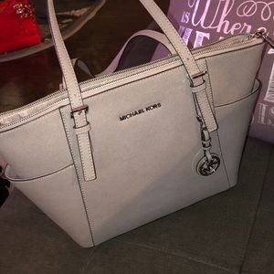 Michael Kors Medium Zipper-top Jet Set Tote